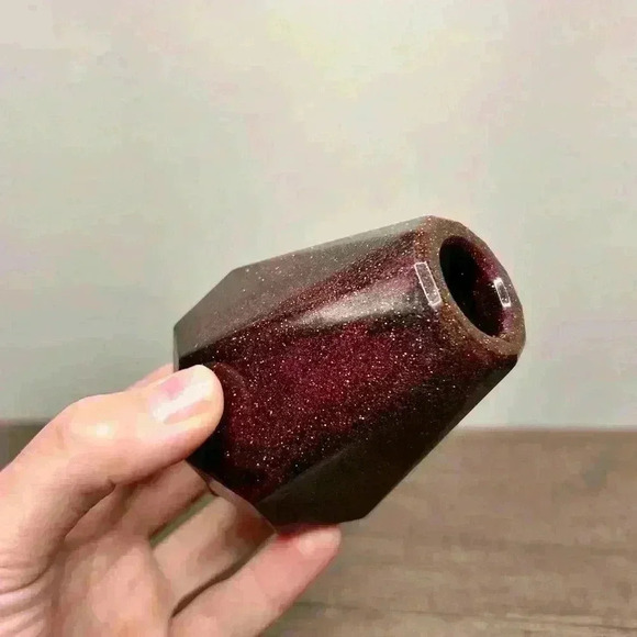 Hand Crafted | Small Resin Flower Vase - Picture 3 of 4